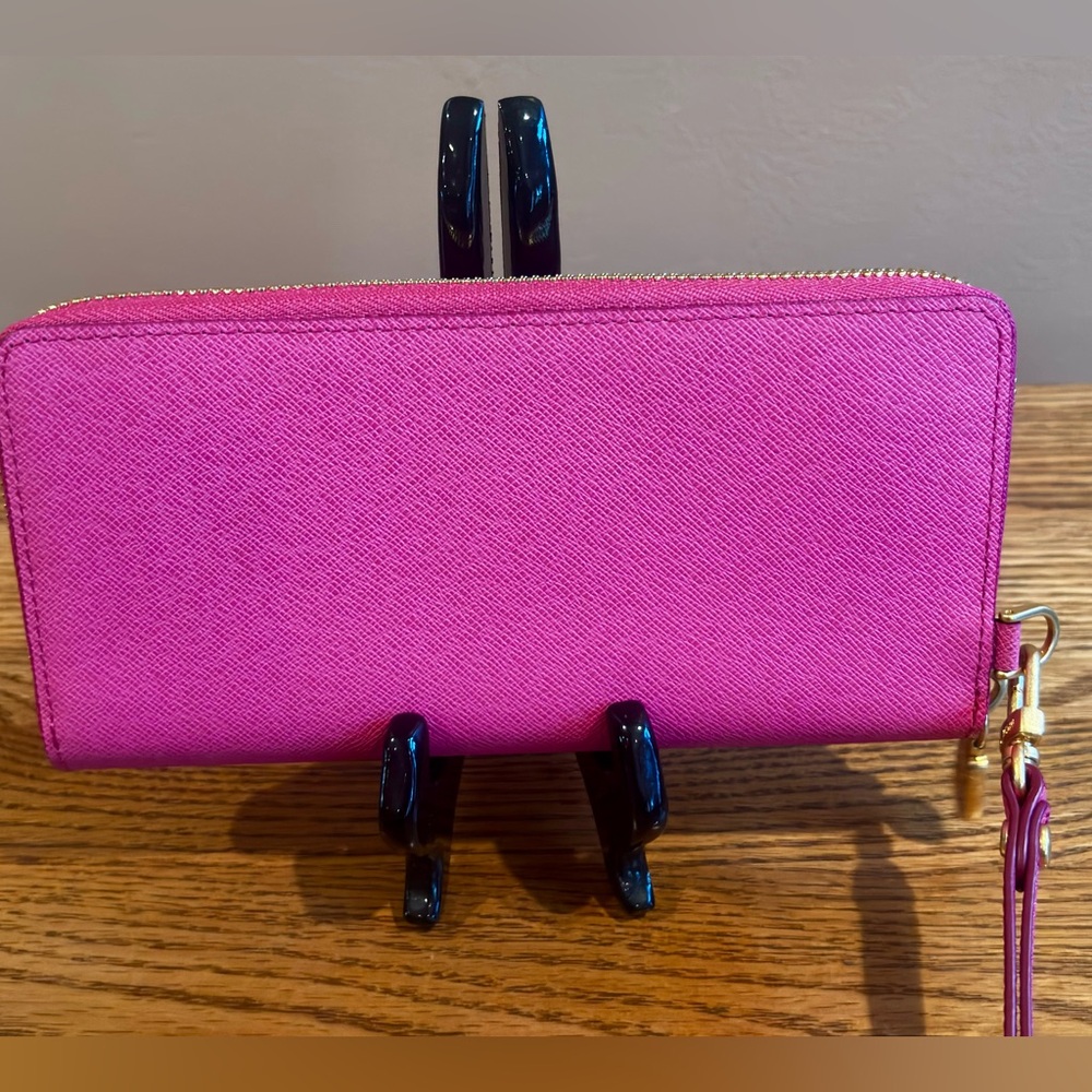 MCM MINA WRISTLET - FULL INCLUSION PRETTY PINK w/GOLDTONE ACCENTS - Picture 9 of 9